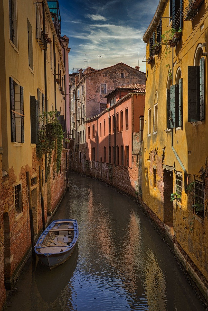 Imagen de una calle de Venecia.